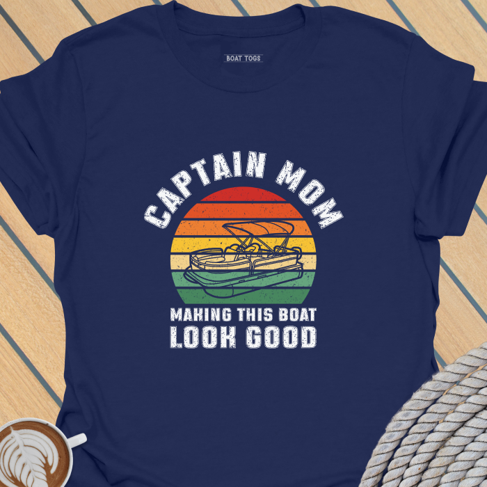 Mom looking good - pontoon T-shirt