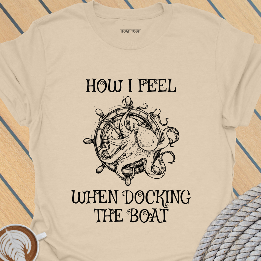 Feel docking boat T-shirt